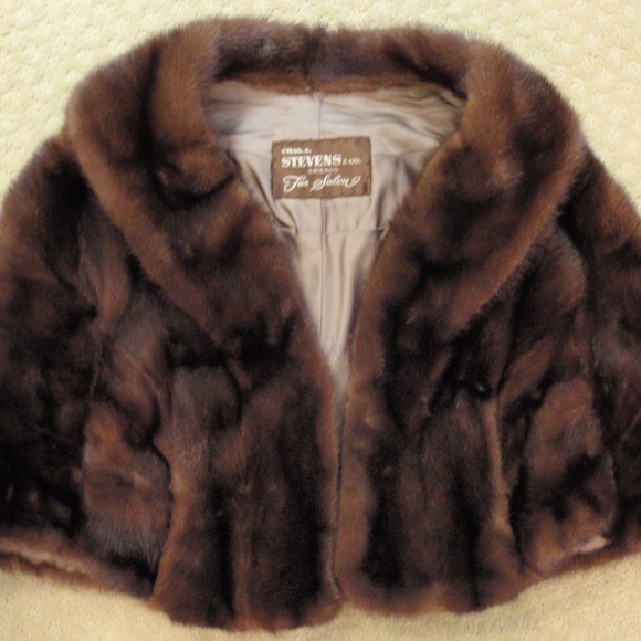 Vintage Chestnut Brown Elsa Schiaparelli Fur Cape Capelet M/L Couture Salon - Picture 2 of 11